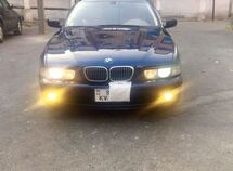 BMW 528