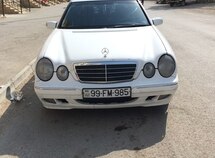 Mercedes E 220
