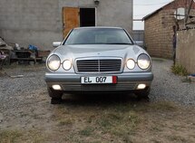 Mercedes E 240