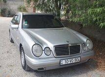 Mercedes E 240