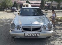 Mercedes E 240