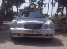 Mercedes E 220