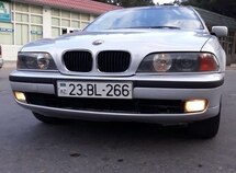 BMW 528