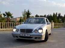 Mercedes E 220