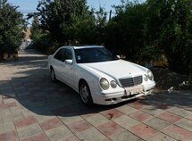 Mercedes E 220