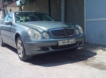 Mercedes E 220