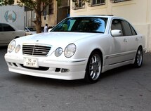 Mercedes E 320