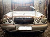 Mercedes E 200