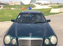 Mercedes E 220