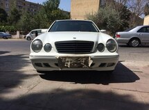 Mercedes E 320