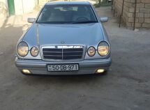 Mercedes E 240
