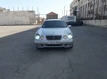 Mercedes E 240
