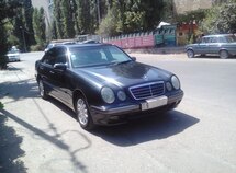 Mercedes E 220