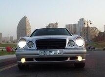 Mercedes E 320