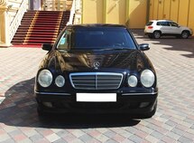 Mercedes E 220