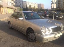Mercedes E 240