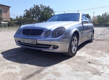 Mercedes E 220