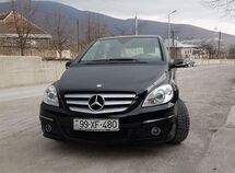 Mercedes B 180