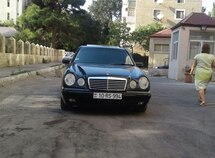 Mercedes E 240