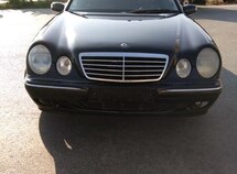 Mercedes E 240