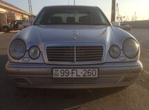 Mercedes E 220