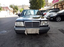 Mercedes E 280