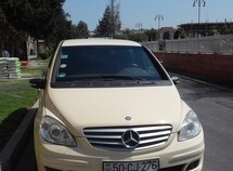 Mercedes B 180