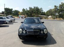 Mercedes E 220
