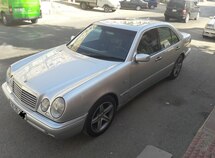 Mercedes E 240