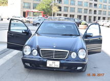 Mercedes E 320
