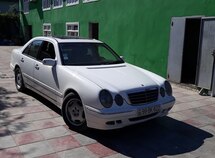 Mercedes E 220
