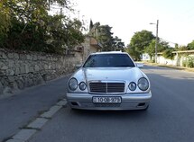 Mercedes E 240