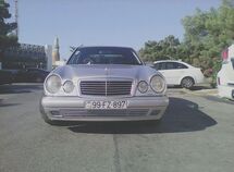 Mercedes E 220