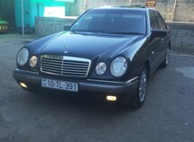 Mercedes E 240