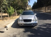 Mercedes E 220