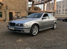 BMW 523