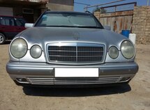Mercedes E 240