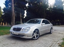 Mercedes E 320