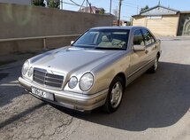 Mercedes E 240