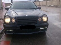 Mercedes E 240