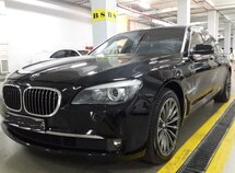 BMW 750