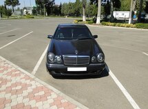 Mercedes E 320