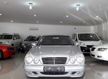 Mercedes E 240