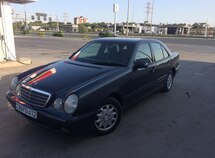 Mercedes E 220