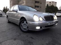 Mercedes E 220