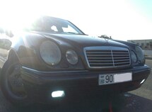 Mercedes E 240