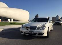 Mercedes E 220