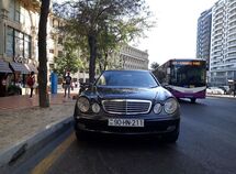 Mercedes E 220