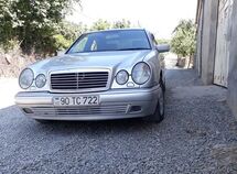 Mercedes E 240
