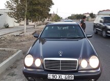 Mercedes E 240